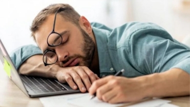 ইফতারের পর শরীর ক্লান্ত লাগলে দূর করবেন যেভাবে